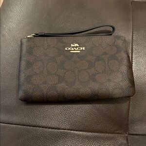 Coach large zip Wrislet brand new never used